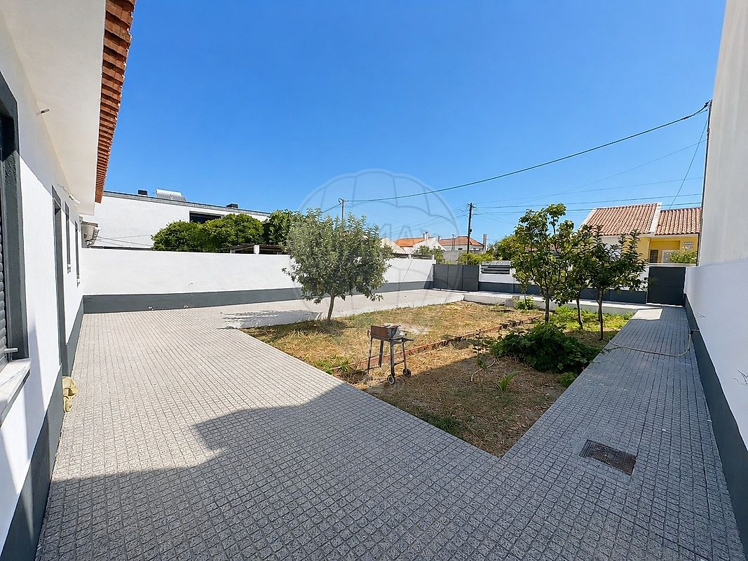 Moradia T1 à venda em Santo António da Charneca, Barreiro — foto 27