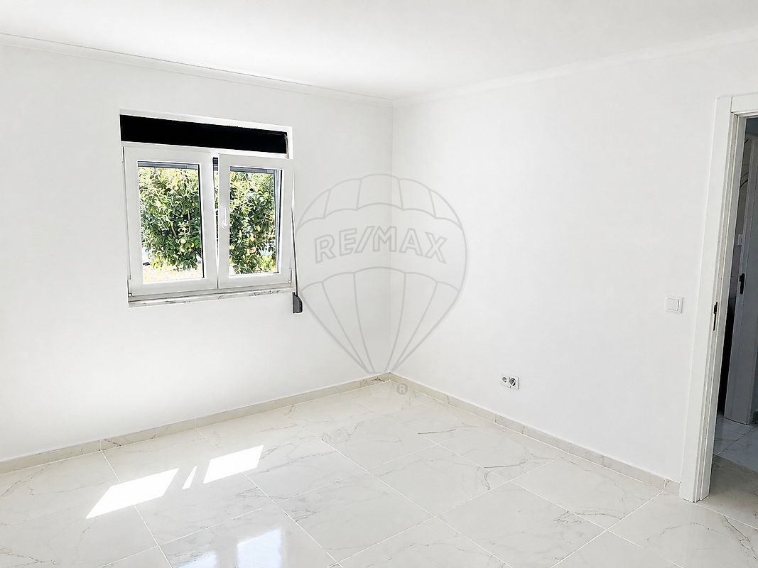 Moradia T1 à venda em Santo António da Charneca, Barreiro — foto 25