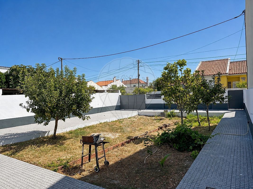Moradia T1 à venda em Santo António da Charneca, Barreiro — foto 15