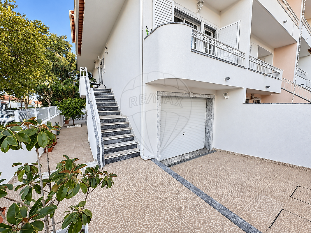 Apartamento T3 à venda em Seixal