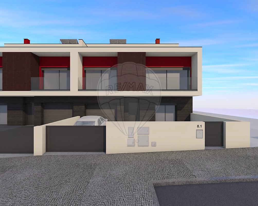 Apartamento T5 à venda em Moita