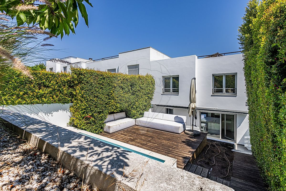 Moradia T5 em Barcarena, €1.290.000