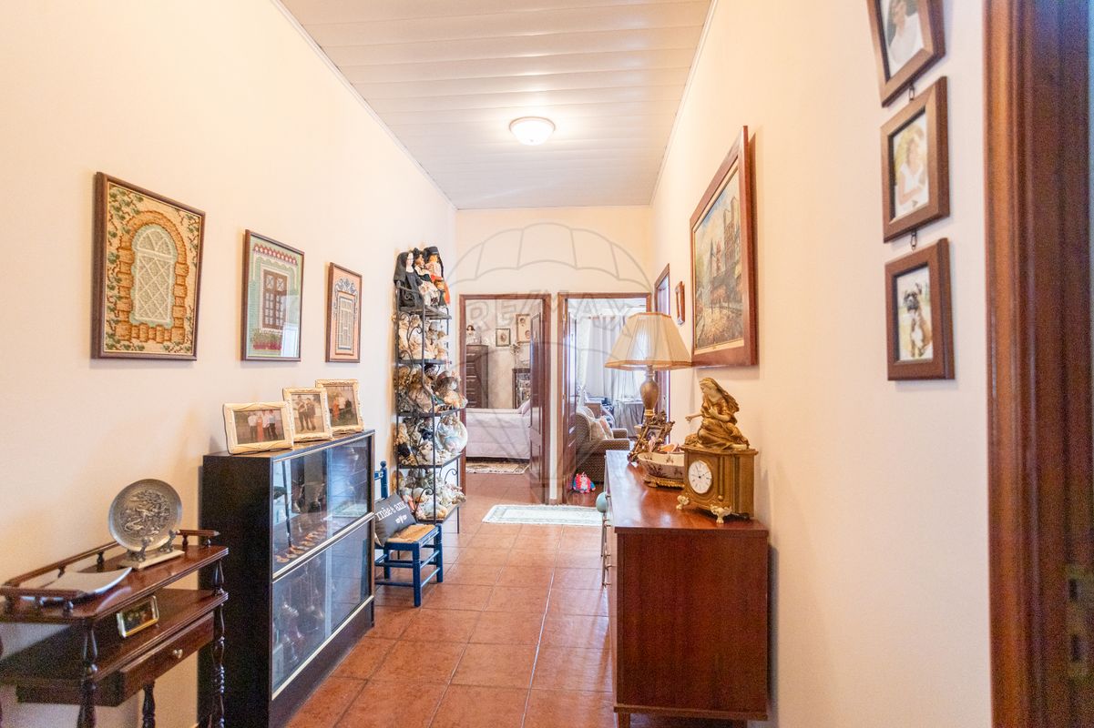 listing 121741024-642 picture-0