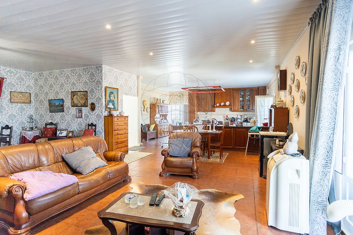 listing 121741024-642 picture-0