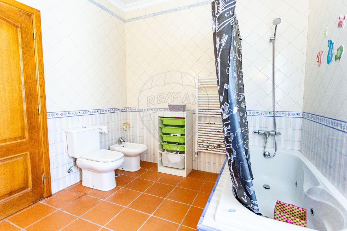 listing 121741103-197 picture-0
