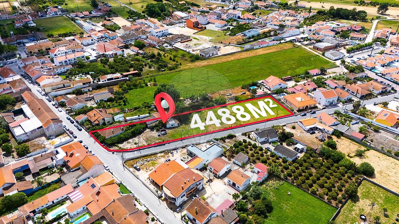 Terreno T3 à venda em Salvaterra de Magos