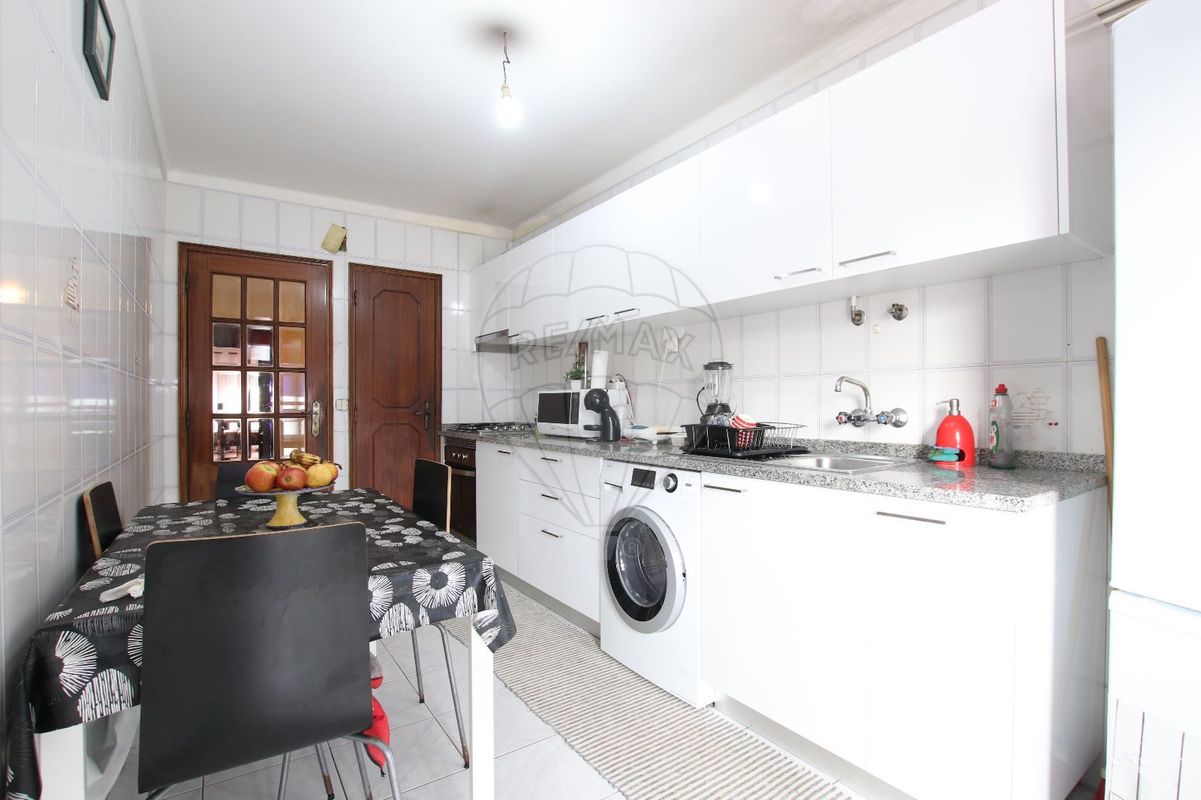 listing 121751324-296 picture-0