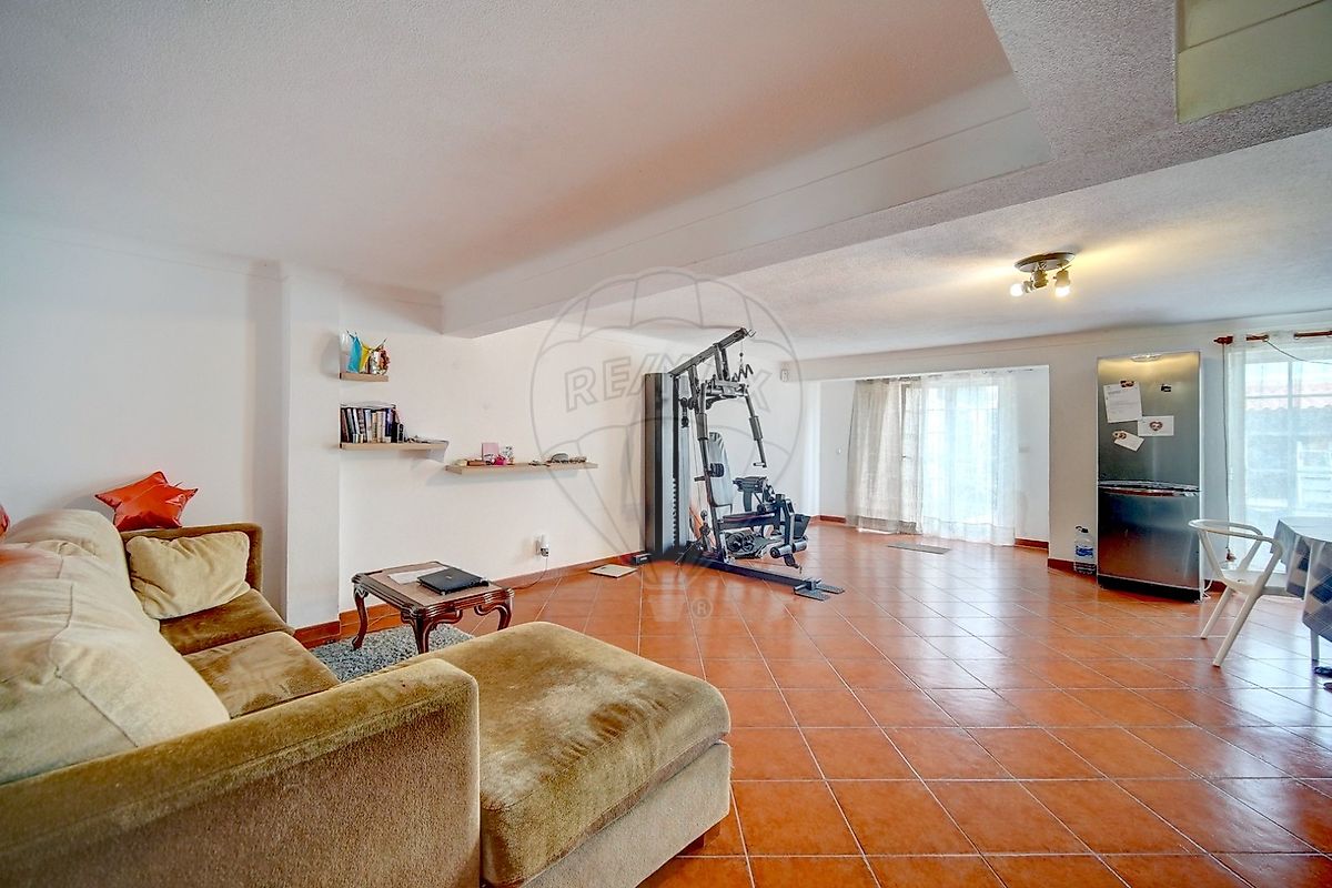 listing 121801379-7 picture-0