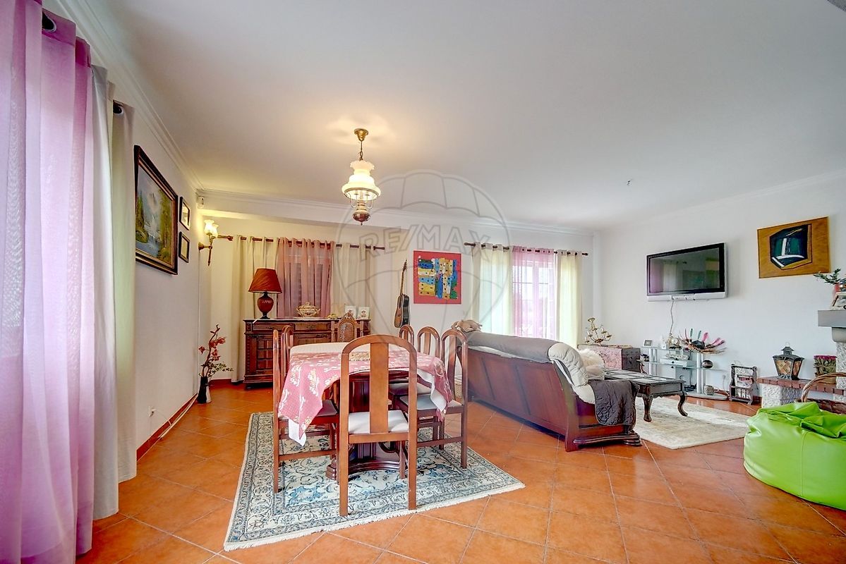 listing 121801379-7 picture-0