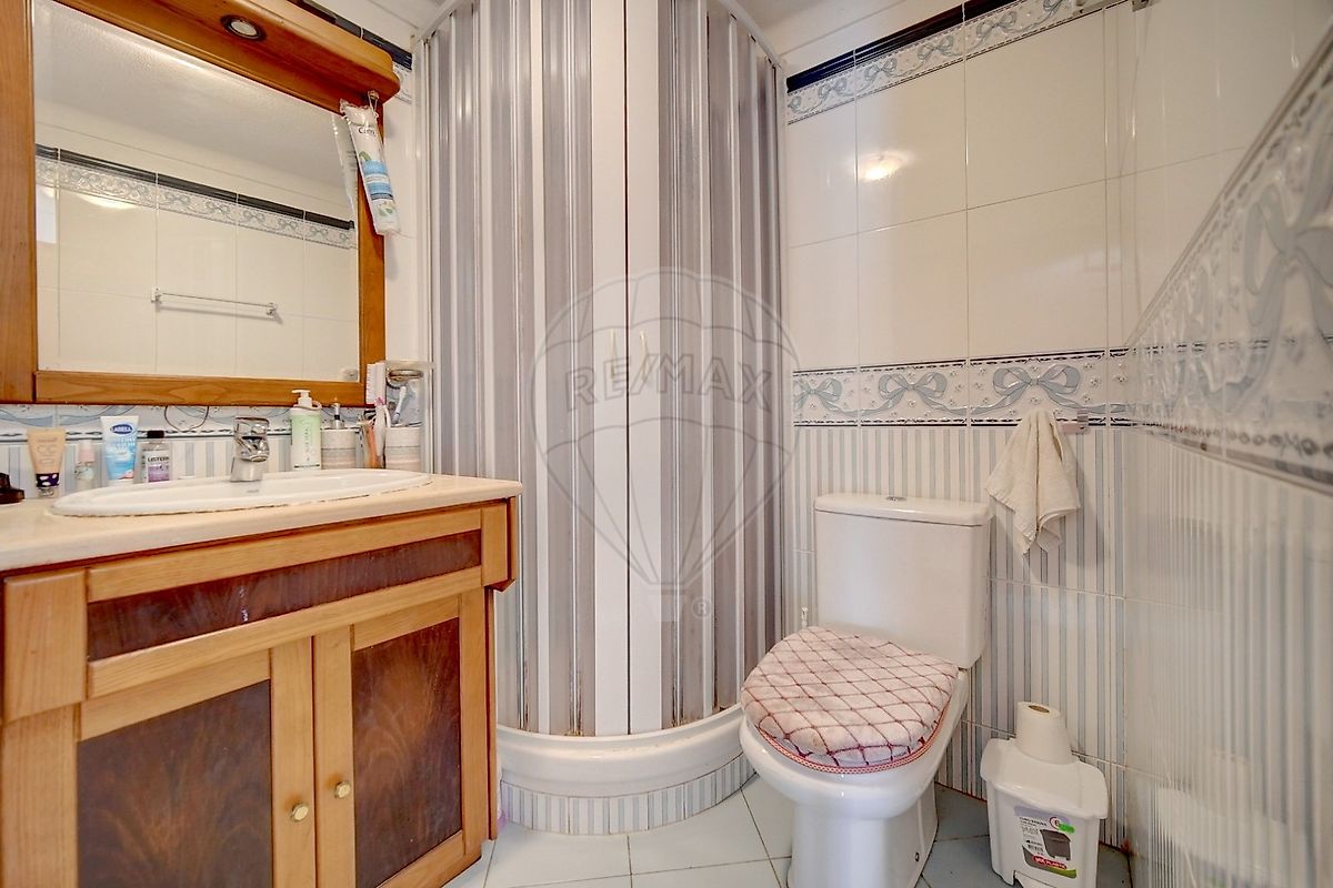 listing 121801379-7 picture-0