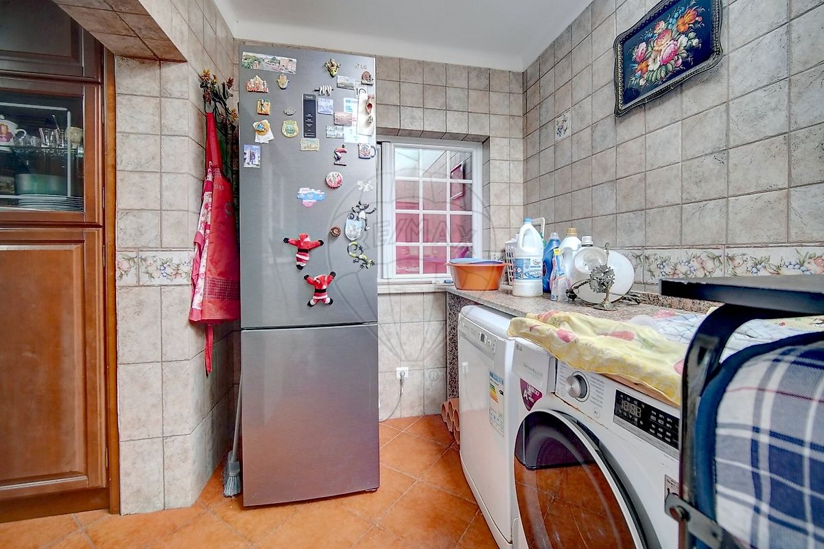 listing 121801379-7 picture-0