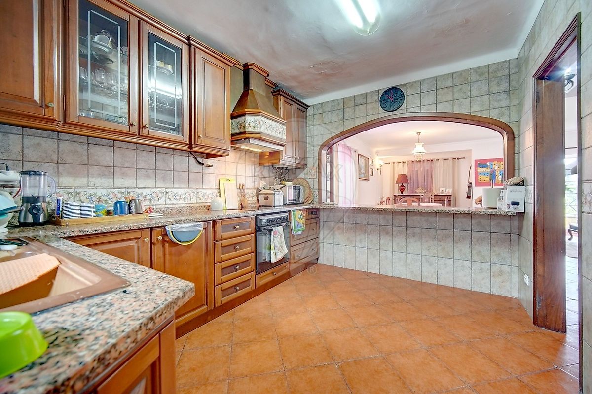 listing 121801379-7 picture-0