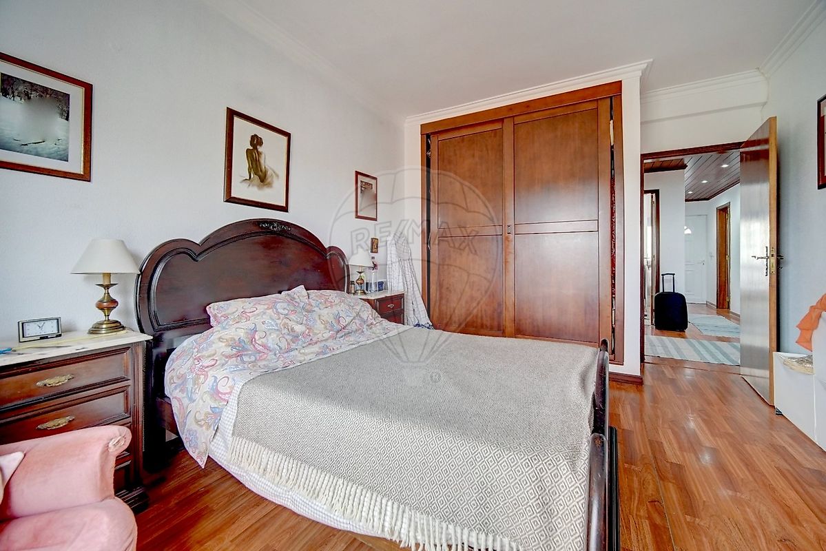listing 121801379-7 picture-0