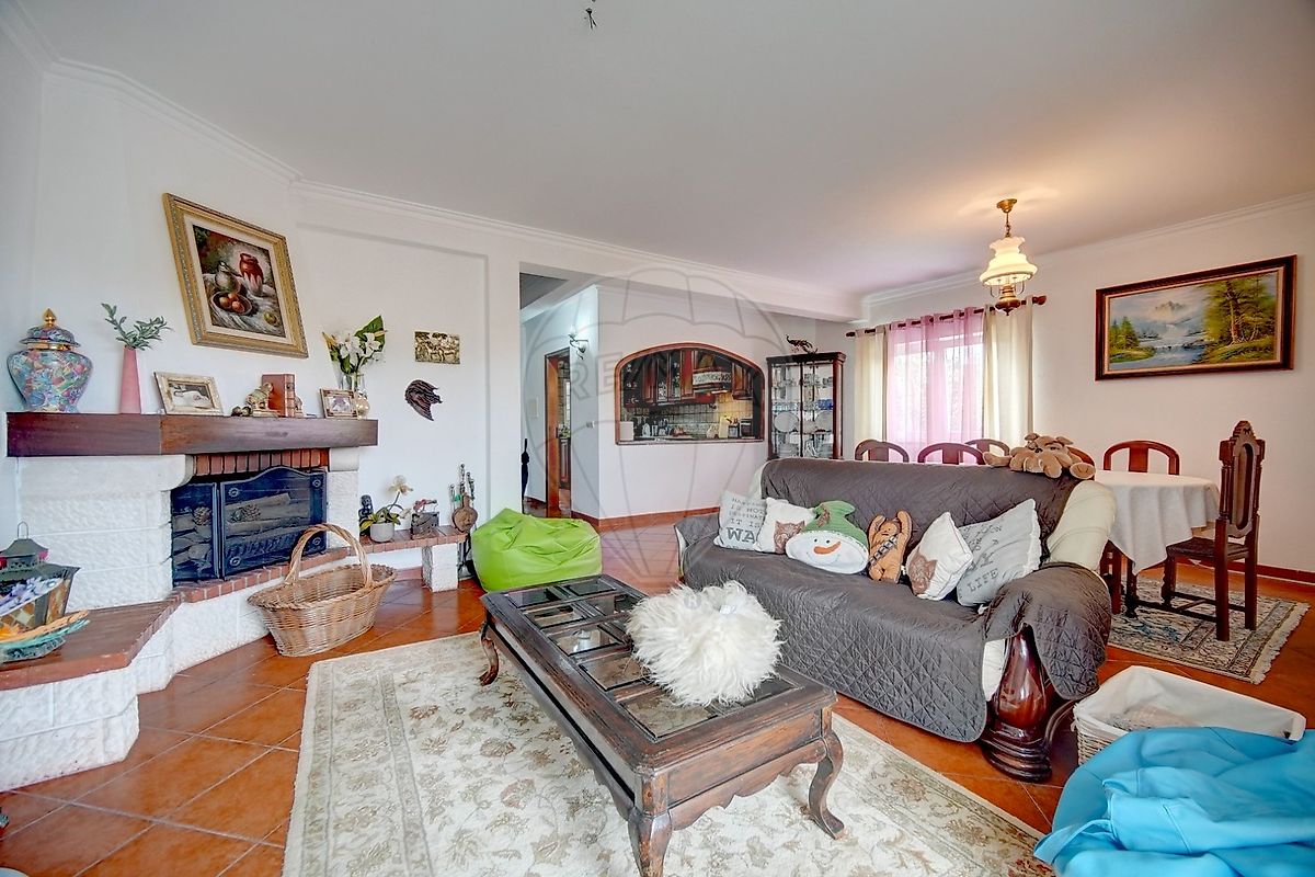 listing 121801379-7 picture-0