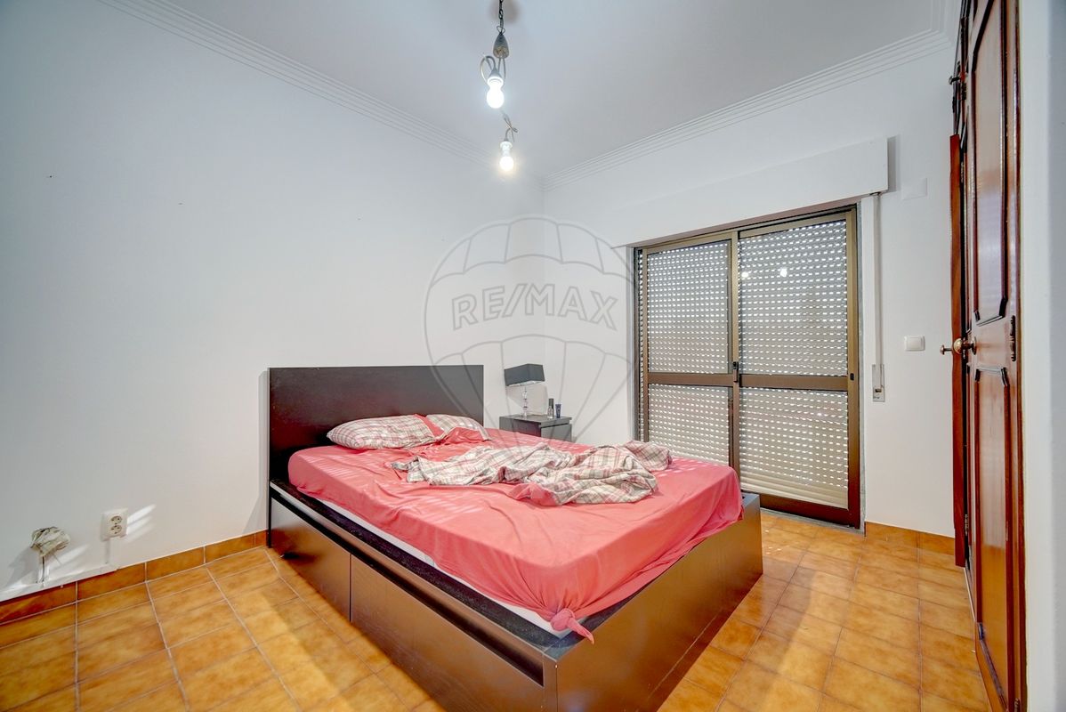 listing 121801379-11 picture-0