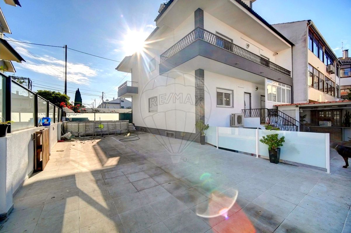 listing 121801379-11 picture-0