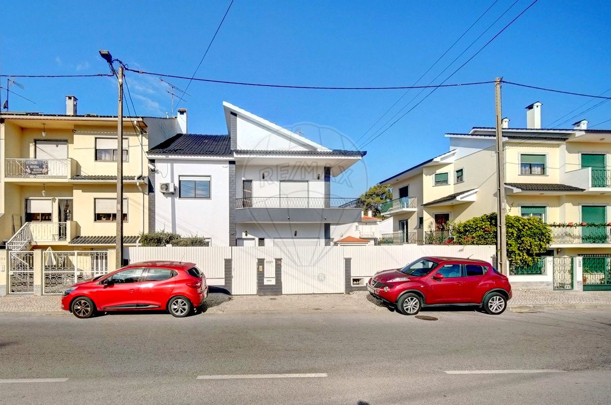 listing 121801379-11 picture-0
