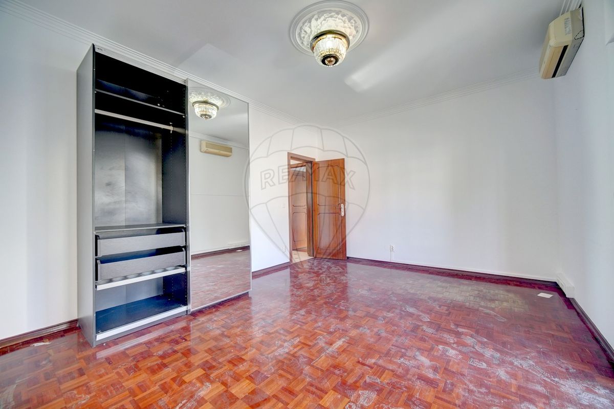 listing 121801379-11 picture-0