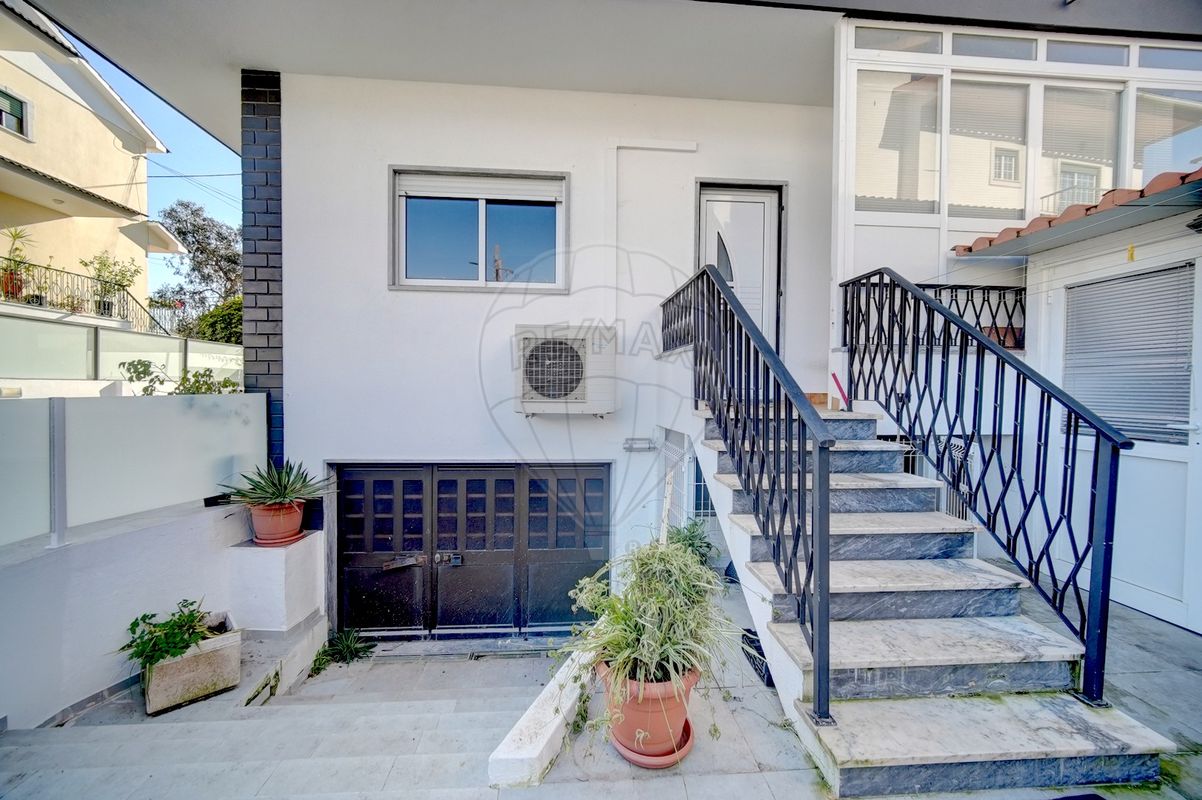 listing 121801379-11 picture-0