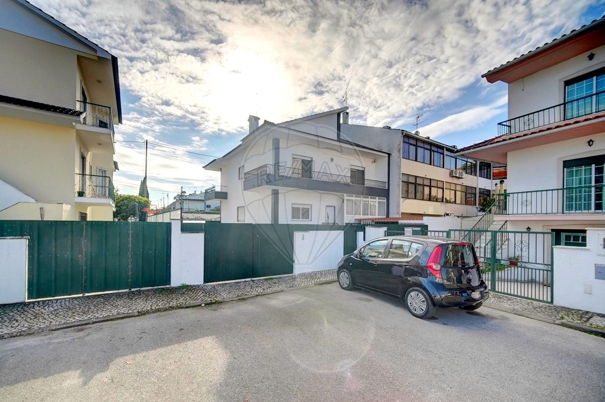 listing 121801379-11 picture-0