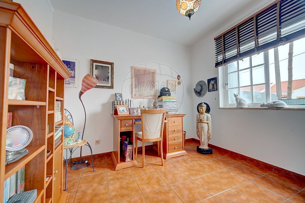 listing 121801379-13 picture-0