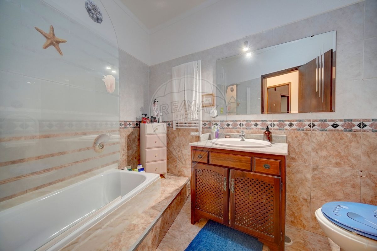 listing 121801379-13 picture-0
