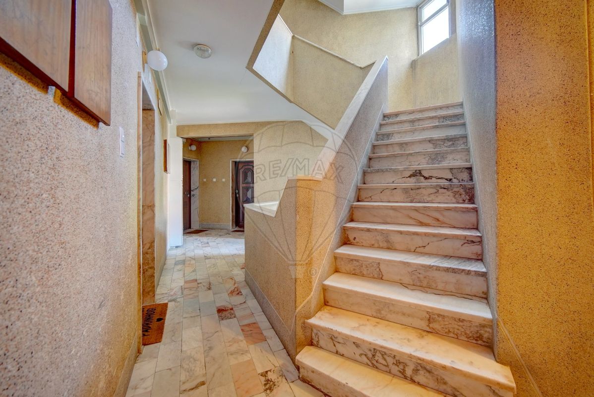 listing 121801324-55 picture-0