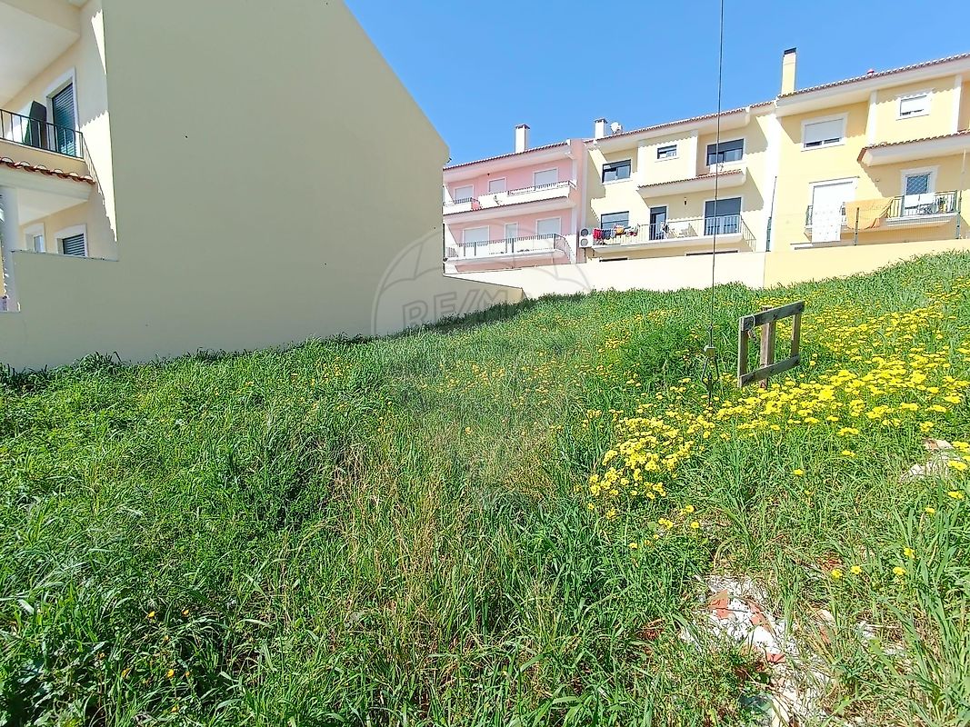 Terreno à venda em Amadora