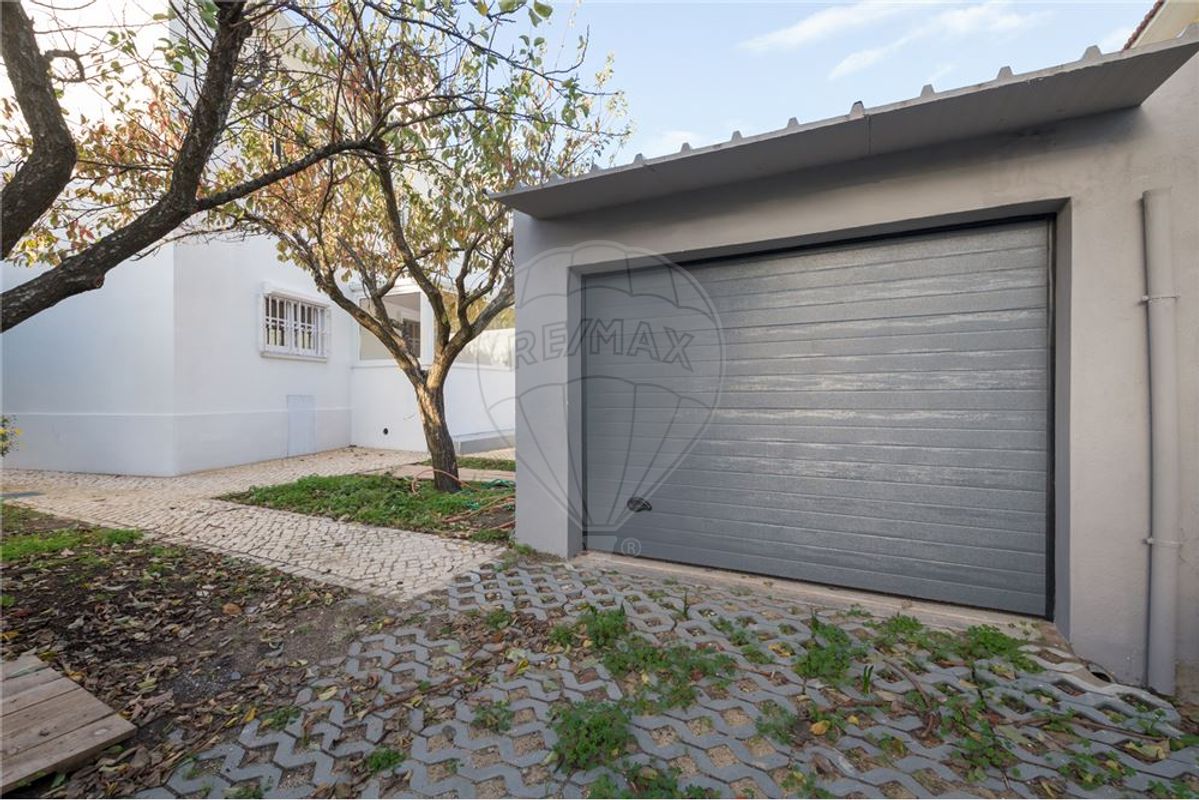 listing 121831169-65 picture-0