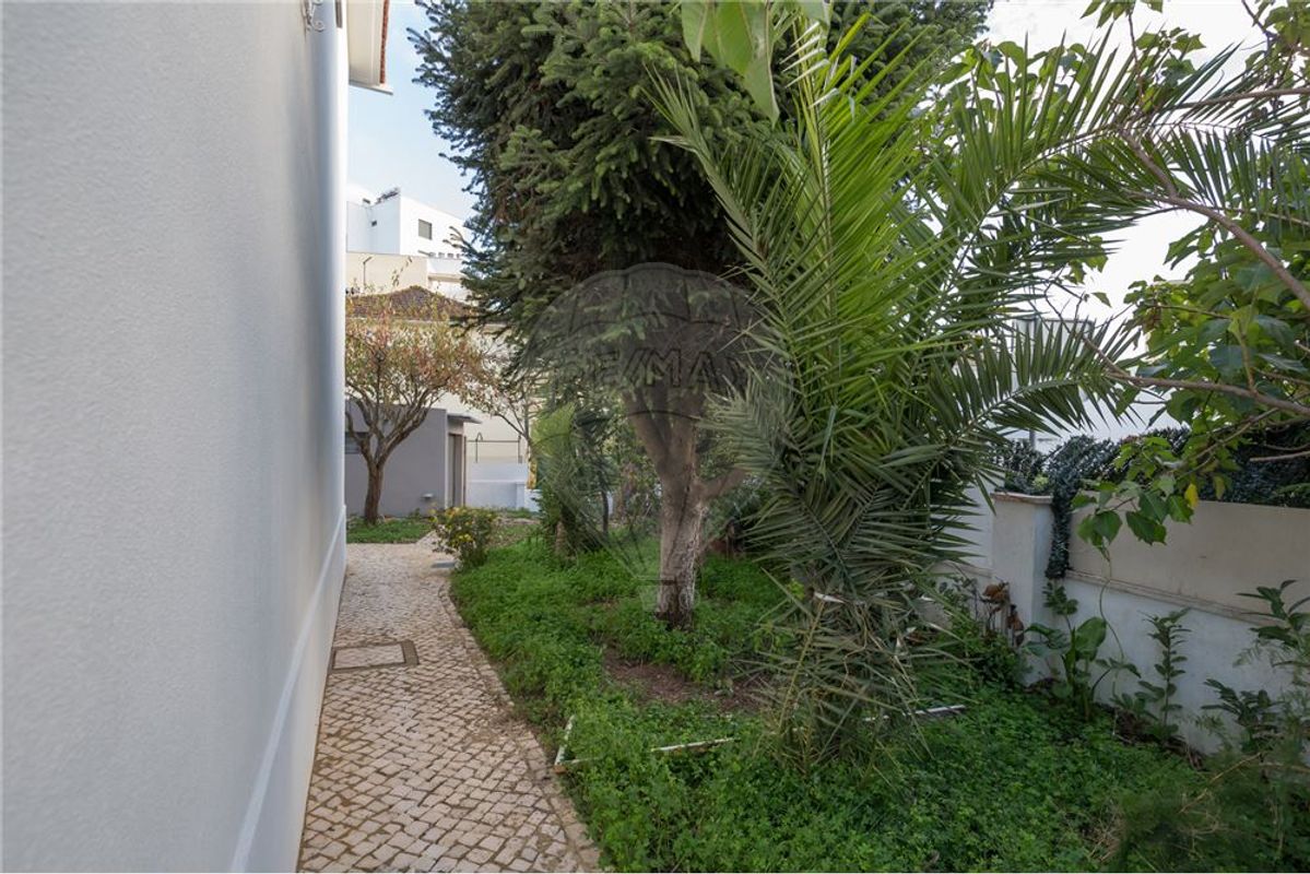listing 121831169-65 picture-0