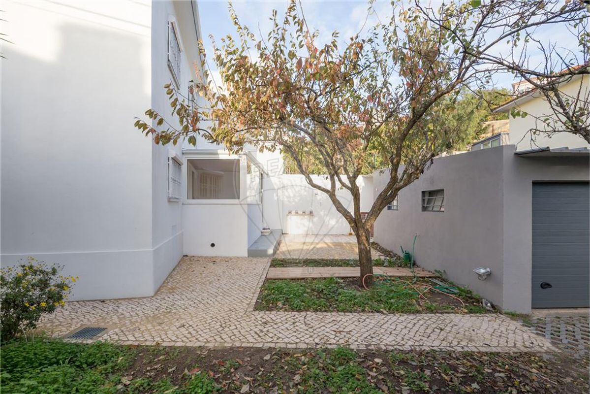 listing 121831169-65 picture-0