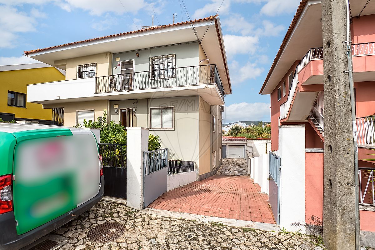 Apartamento T3 à venda em Loures