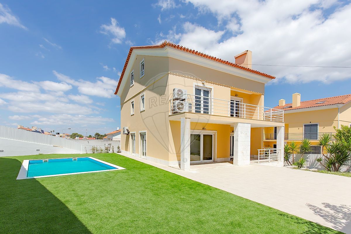 Apartamento T4 à venda em Almada