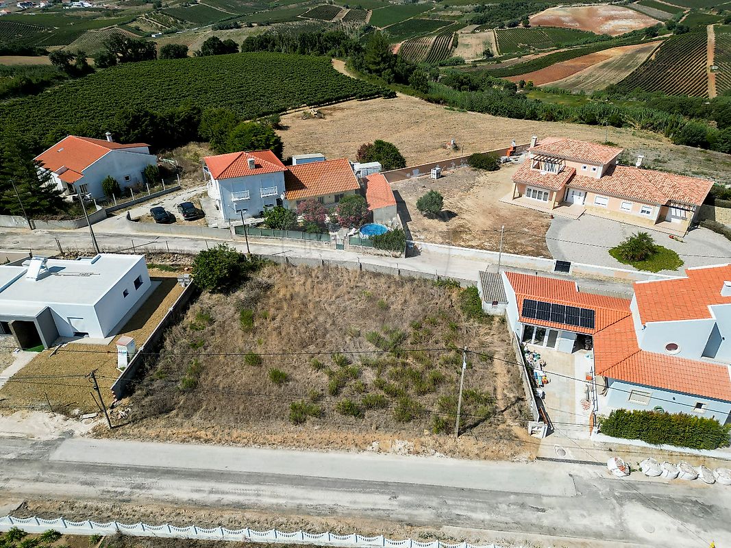 Land for sale in Mafra, Portugal — €81,000