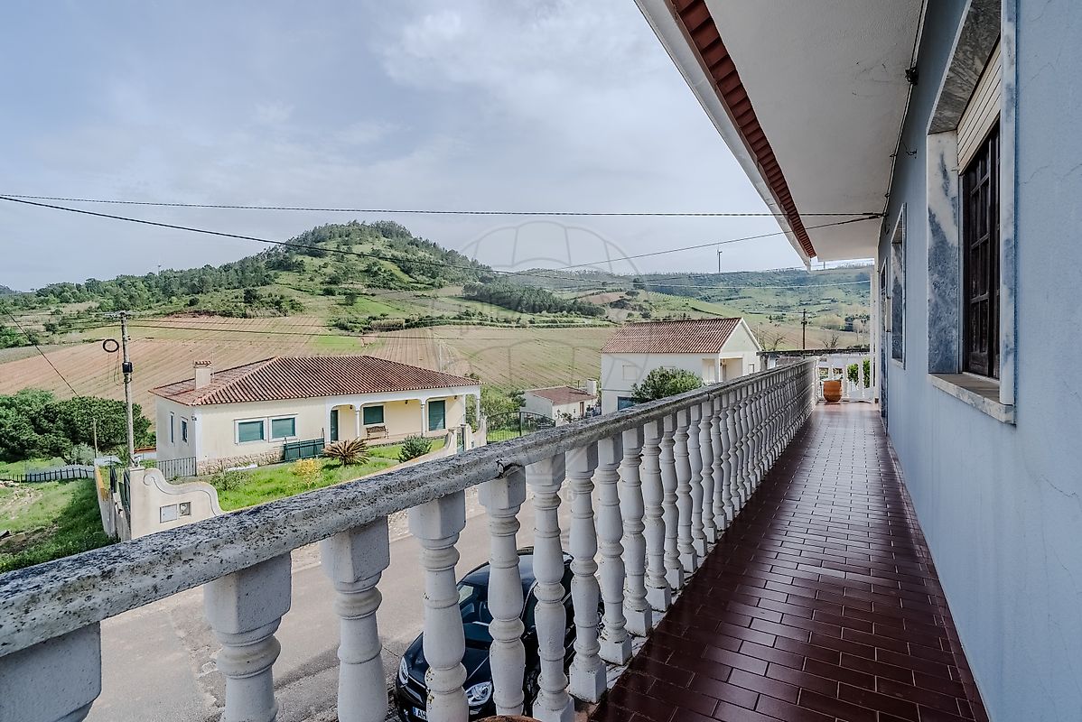 listing 121901144-275 picture-0