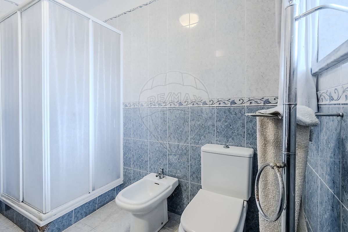 listing 121901144-275 picture-0