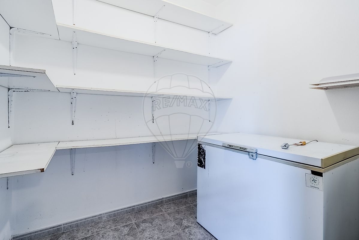 listing 121901144-275 picture-0