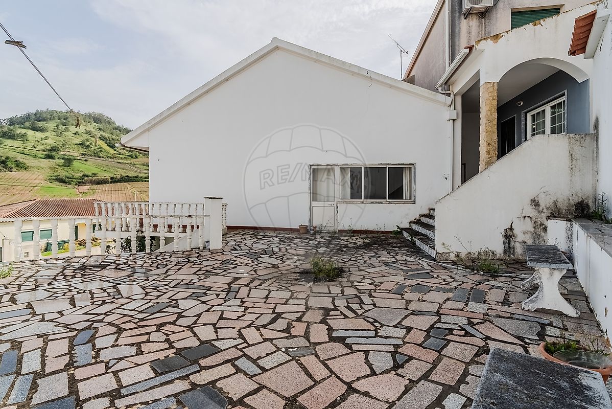 listing 121901144-275 picture-0