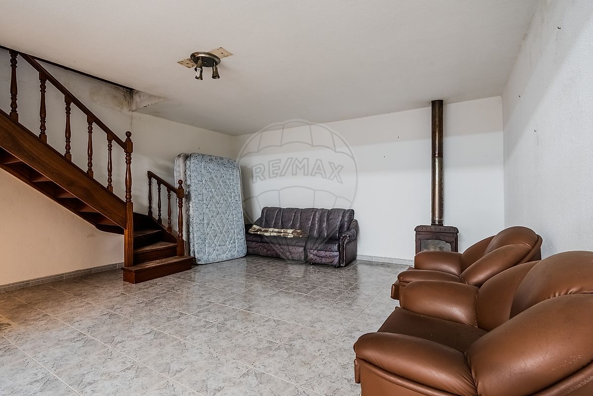 listing 121901144-275 picture-0