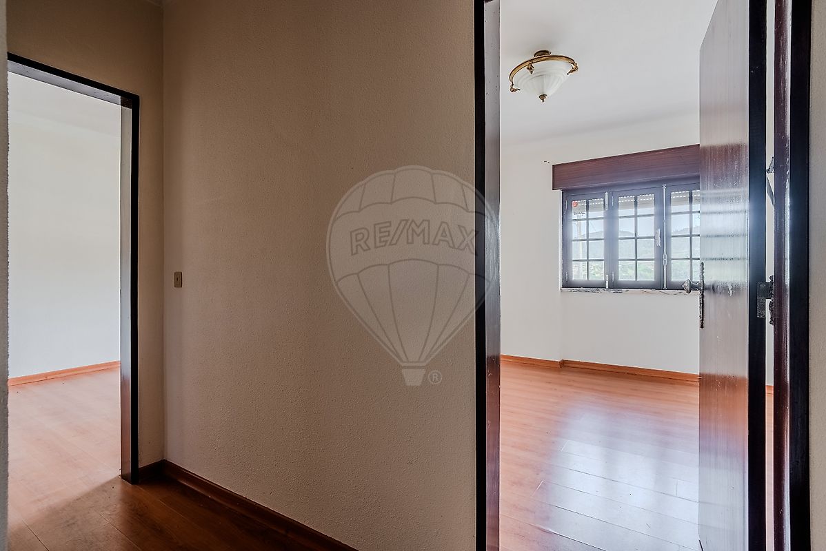 listing 121901144-275 picture-0