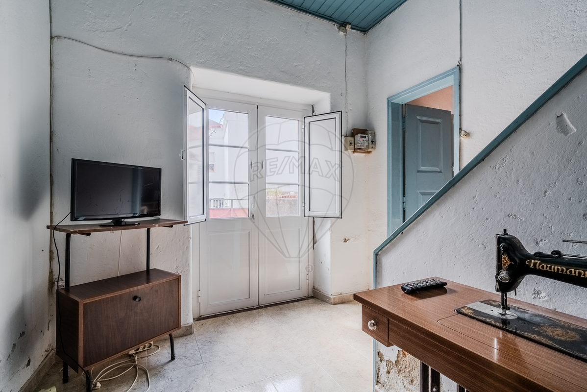 listing 121901380-36 picture-0