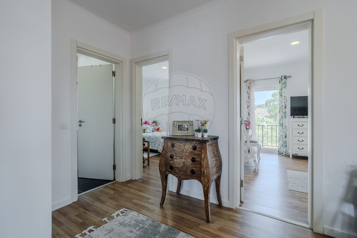 listing 121901144-282 picture-0