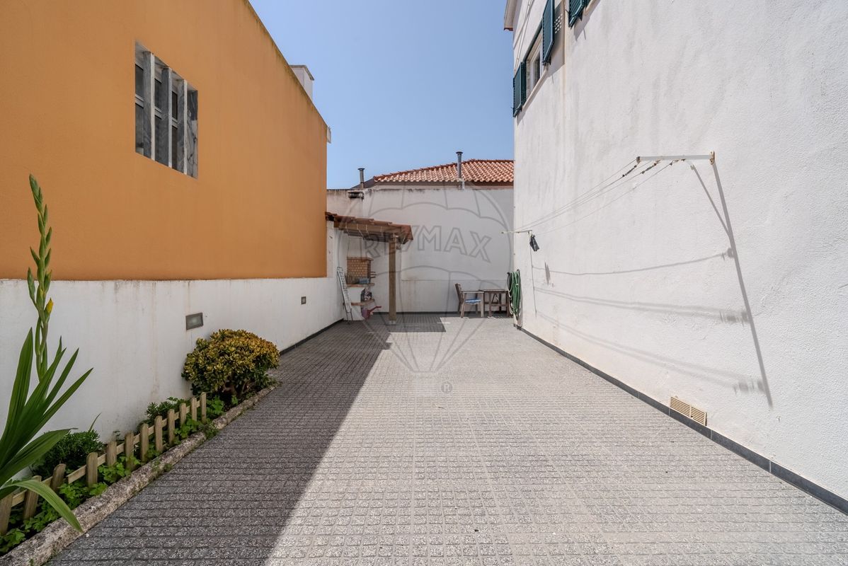 listing 121901144-282 picture-0