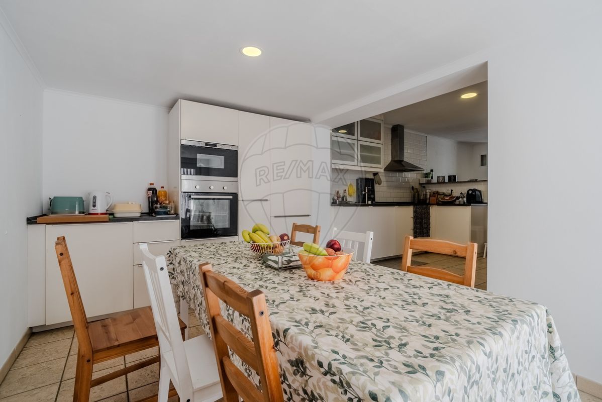 listing 121901144-282 picture-0