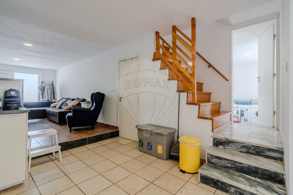listing 121901144-282 picture-0