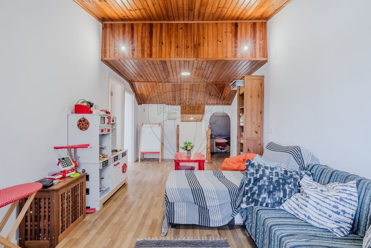 listing 121901144-282 picture-0