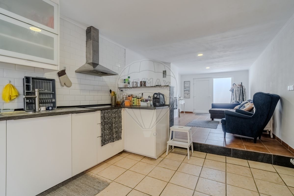 listing 121901144-282 picture-0