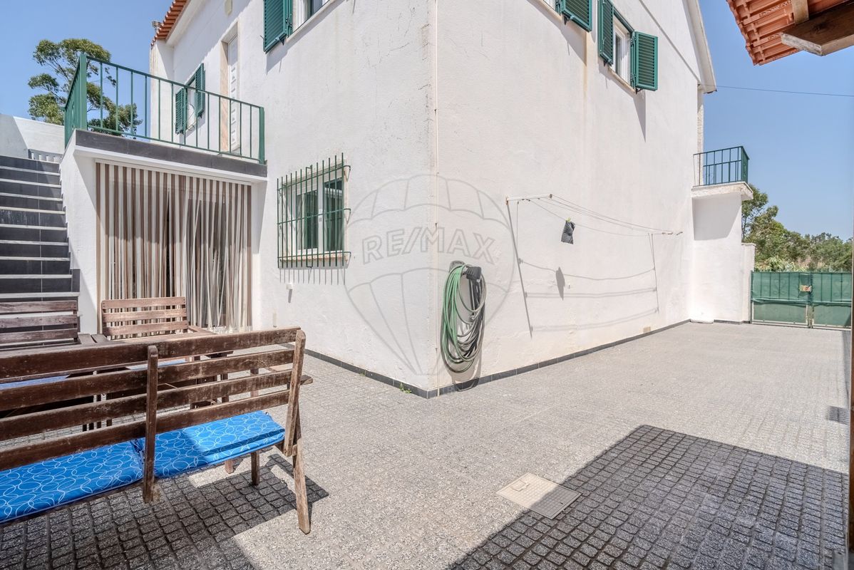 listing 121901144-282 picture-0