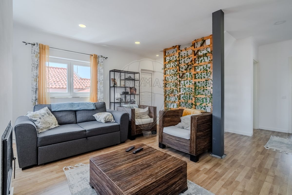listing 121901144-282 picture-0