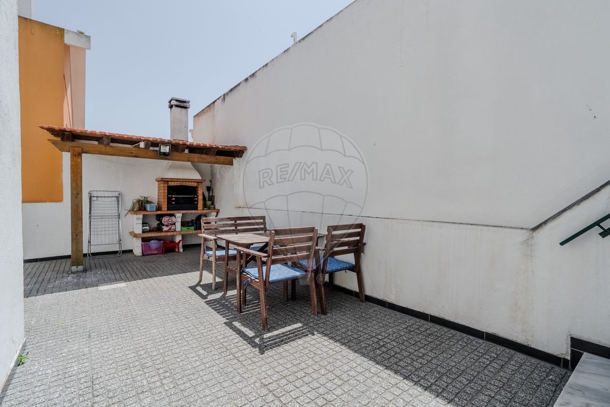 listing 121901144-282 picture-0